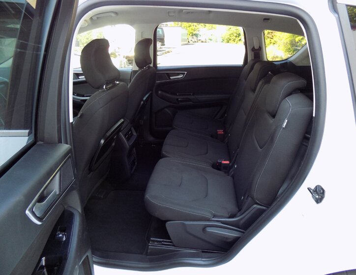 Ford S-MAX 11