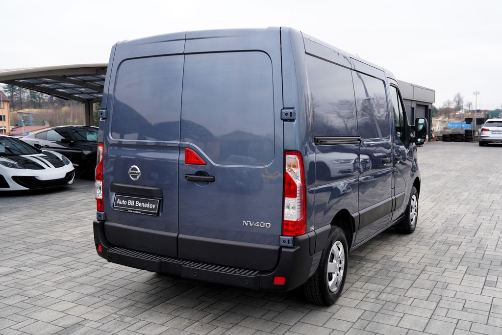 Nissan NV400