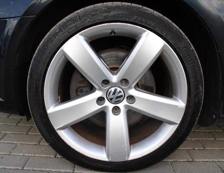 Volkswagen Passat CC 9