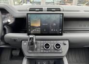 Land Rover Defender 28