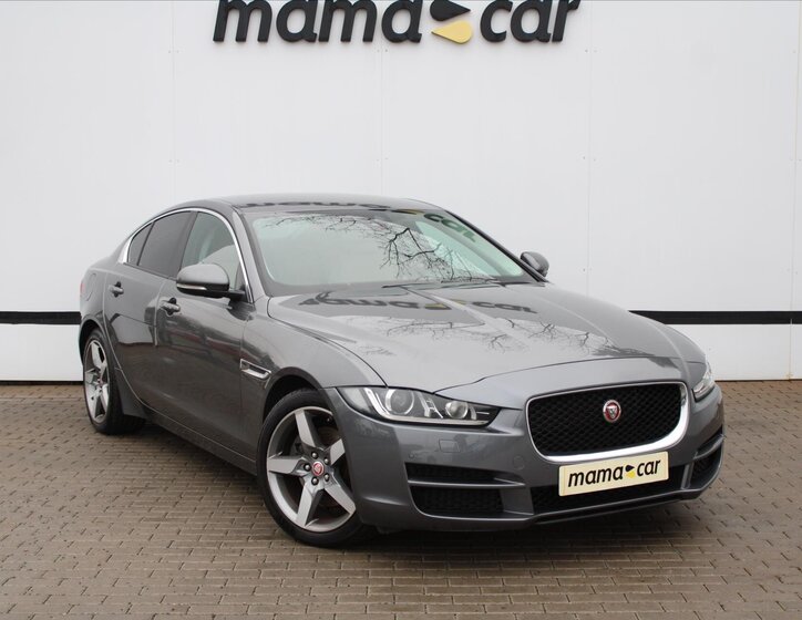 Jaguar XE 1