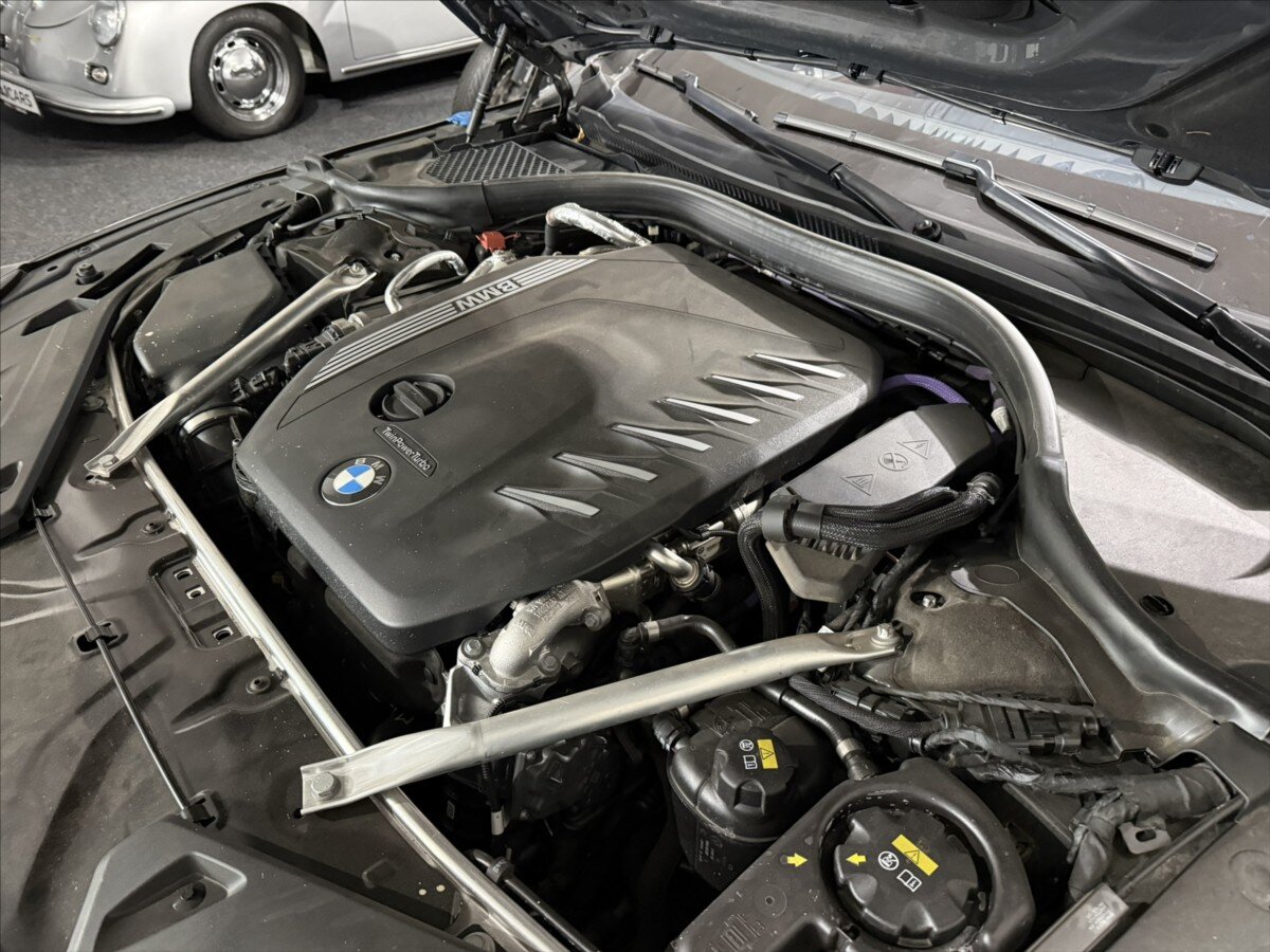 BMW Řada 8 Sedan / Limuzína 3,0 l 250 kw