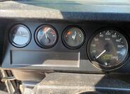 Land Rover Defender 21