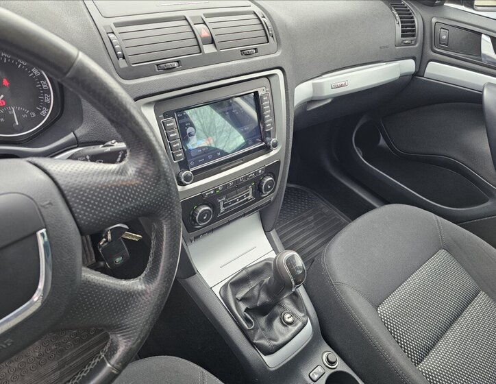 Škoda Octavia Kombi 2,0 l 103 kw