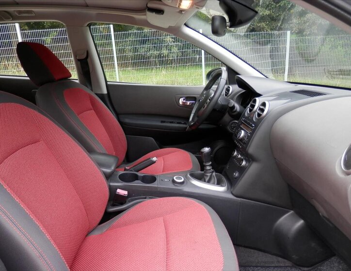 Nissan Qashqai Kombi 2,0 l 110 kw