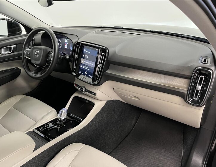 Volvo XC40 SUV 2,0 l 110 kw