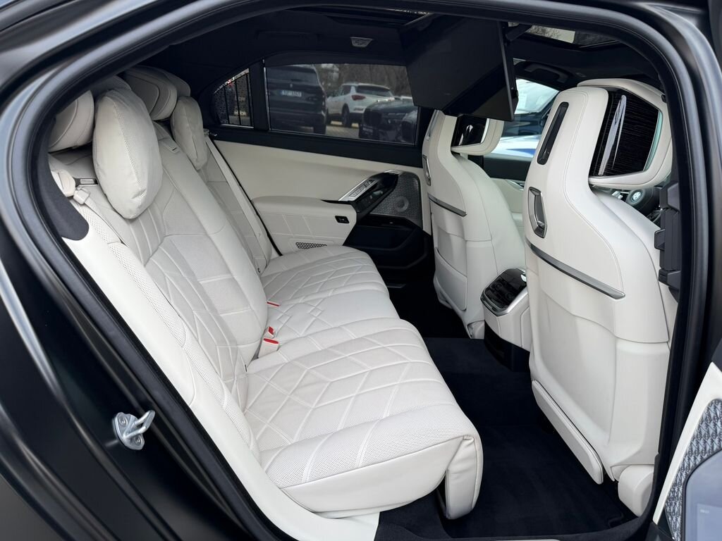 BMW Řada 7 Sedan / Limuzína 3,0 l 360 kw