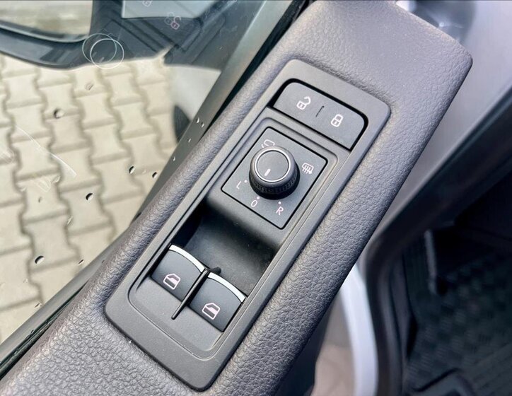 Volkswagen Multivan 41