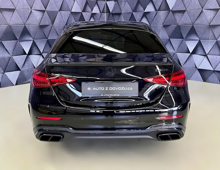 Mercedes-Benz Třídy C Sedan / Limuzína 2,0 l 190 kw