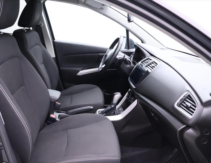 Suzuki SX4 S-Cross 14