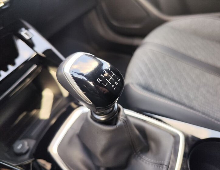 Peugeot 2008 Hatchback 1,2 l 74 kw