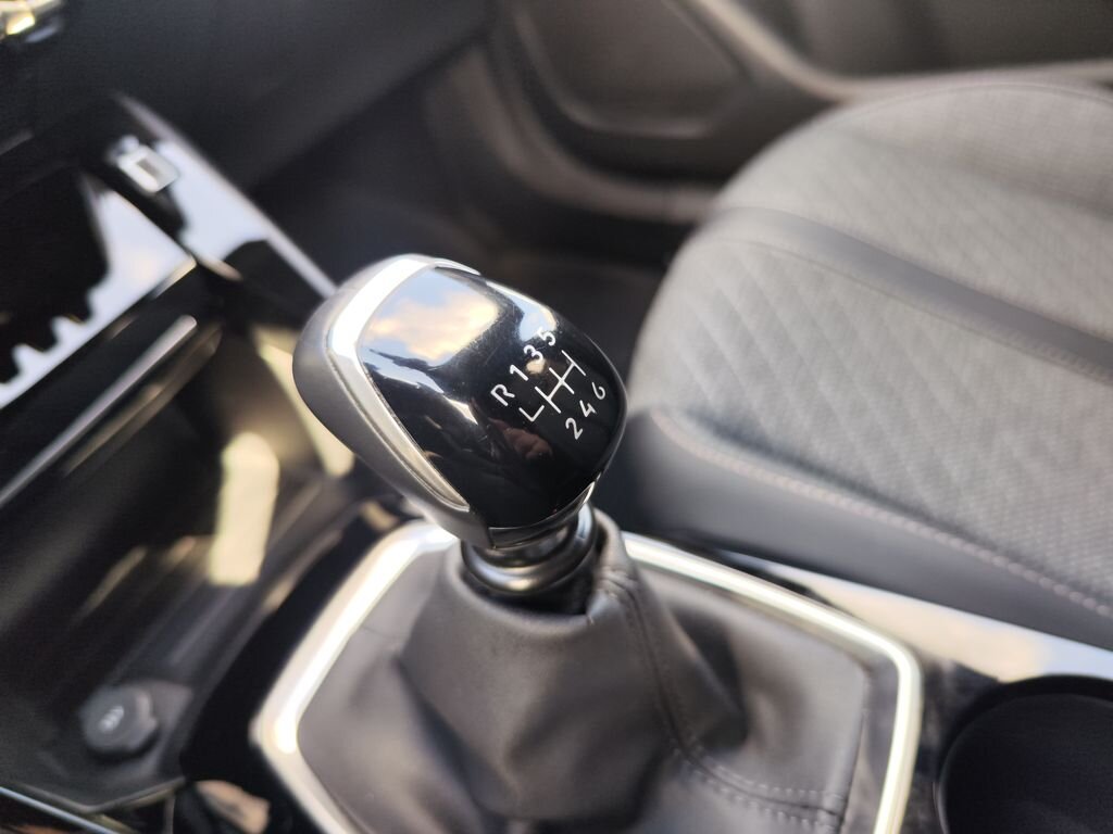 Peugeot 2008 Hatchback 1,2 l 74 kw