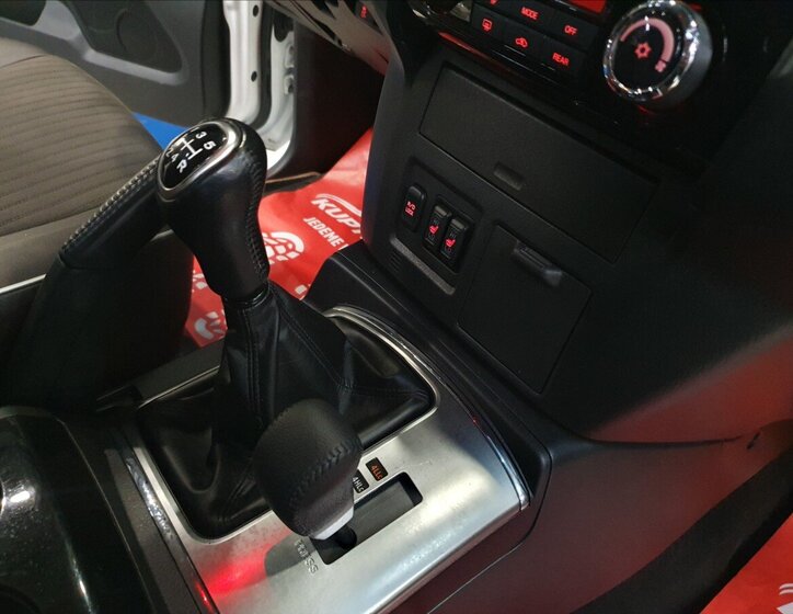 Mitsubishi Pajero Ostatní 3,2 l 147 kw