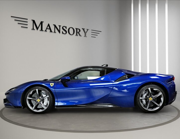 Ferrari SF90 Kupé 4,0 l 736 kw