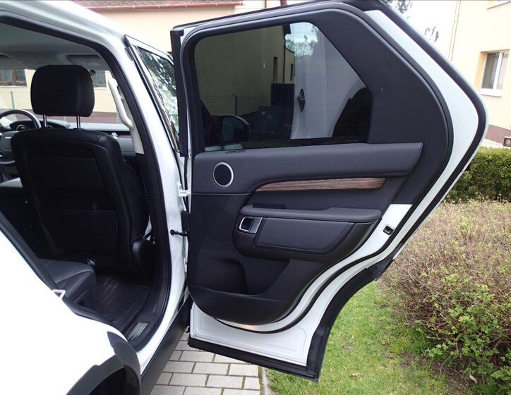 Land Rover Discovery SUV / Terénní 2,0 l 132 kw