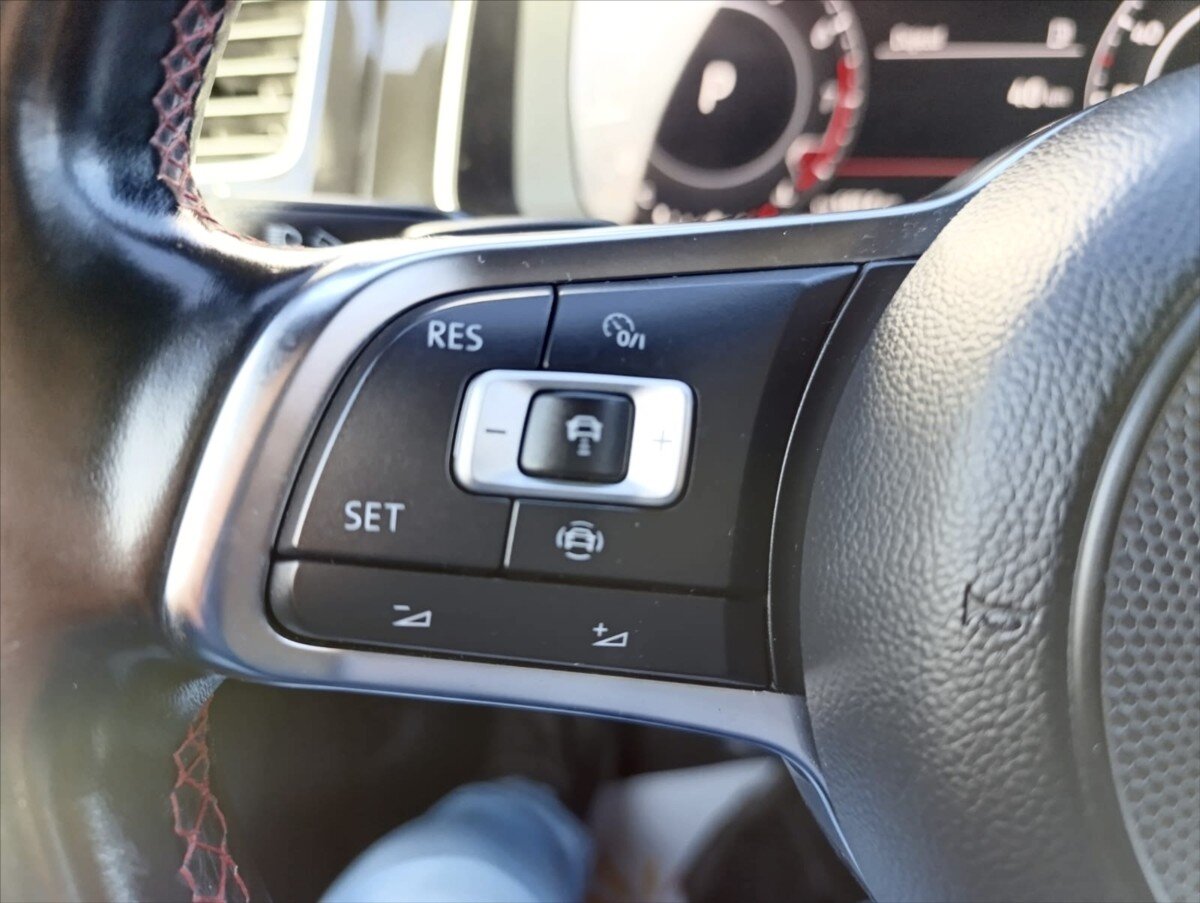 Volkswagen Golf Hatchback 2,0 l 180 kw