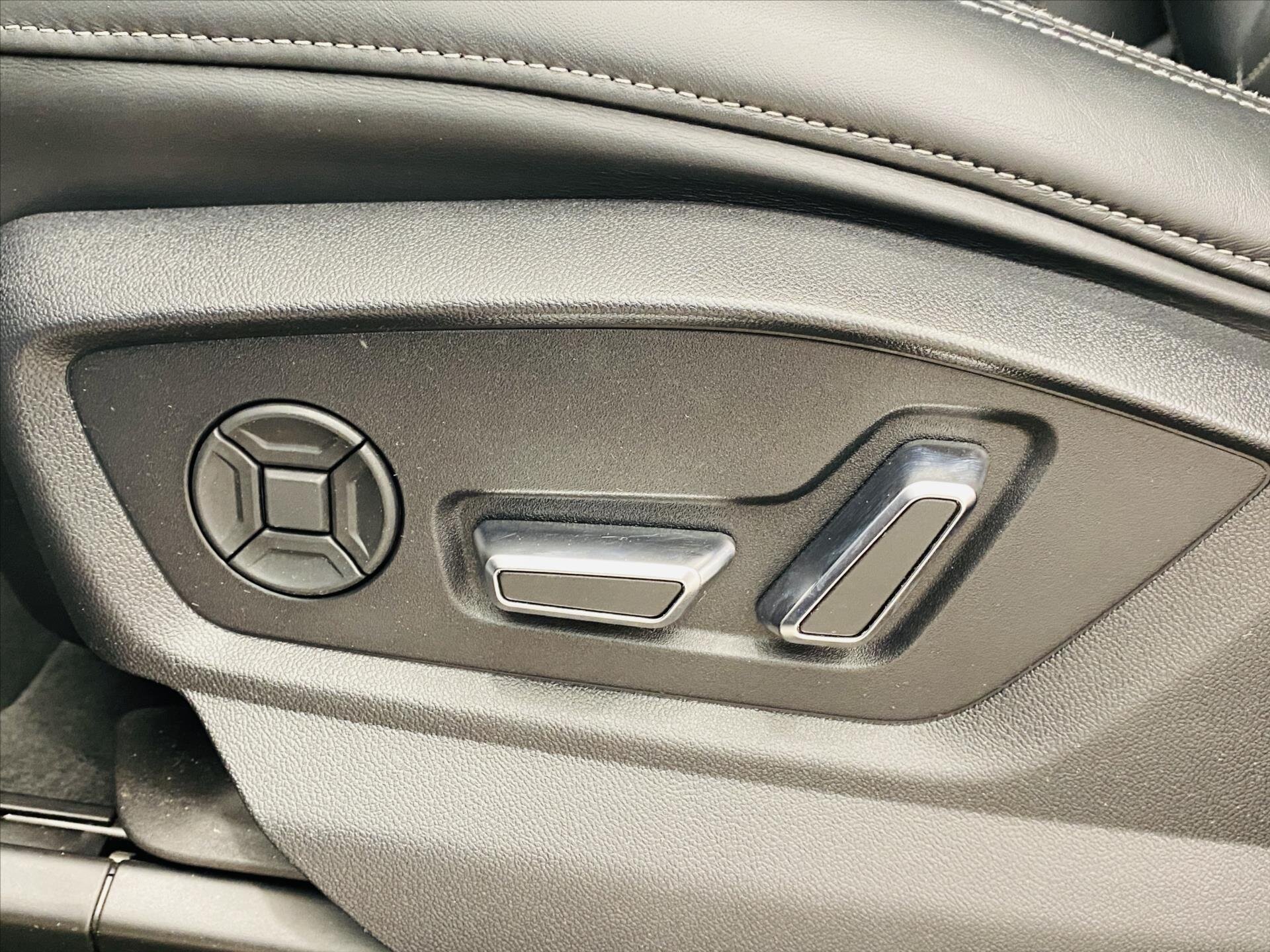 Audi Q8 SUV / Terénní 3,0 l 210 kw