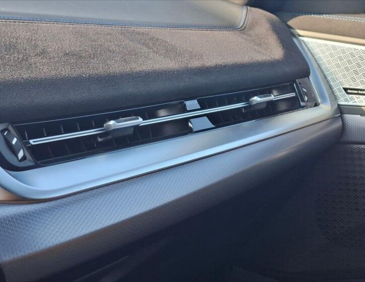 BMW X2 SUV / Terénní 2,0 l 221 kw