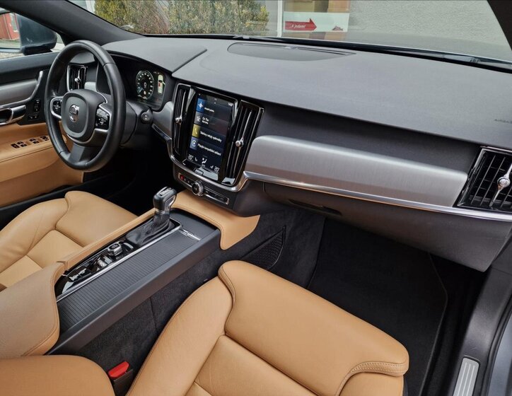 Volvo V90 Kombi 2,0 l 173 kw