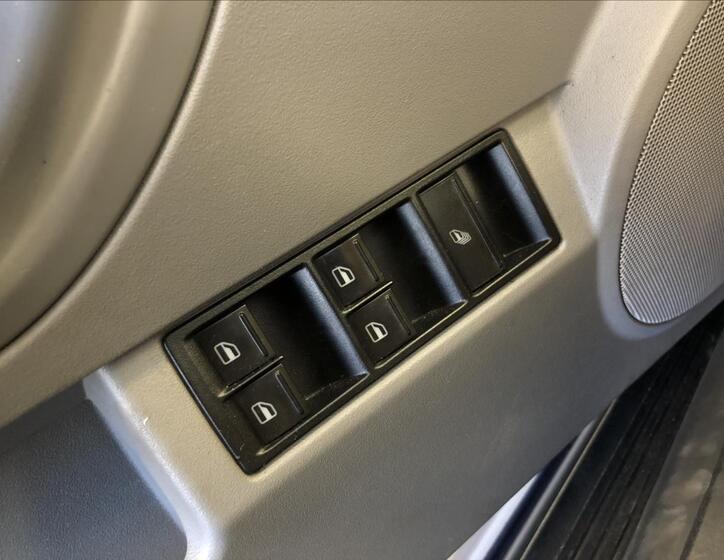 Volkswagen New Beetle 30