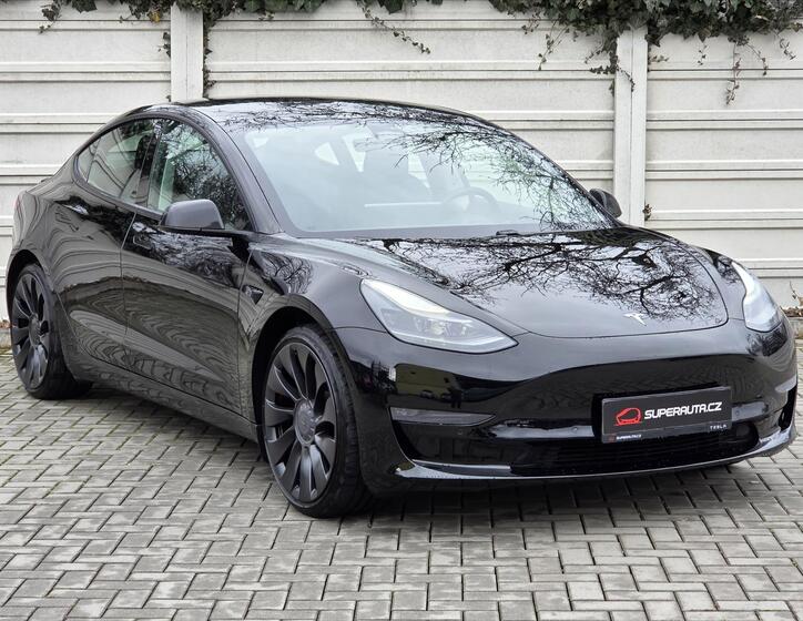 Tesla Model 3 1