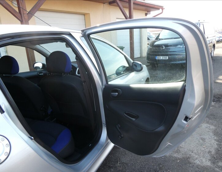 Peugeot 206 Hatchback 1,1 l 44 kw