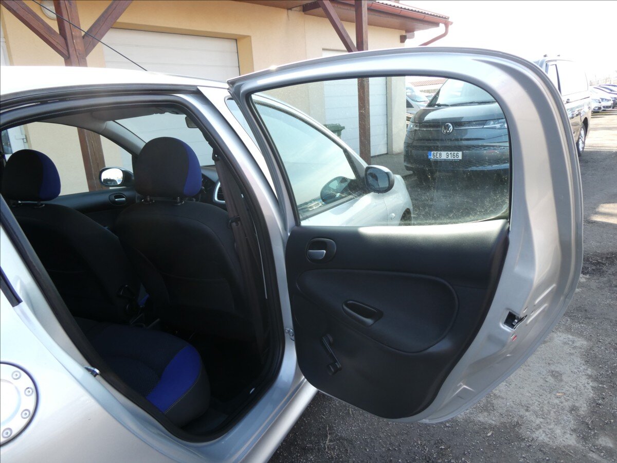 Peugeot 206 Hatchback 1,1 l 44 kw