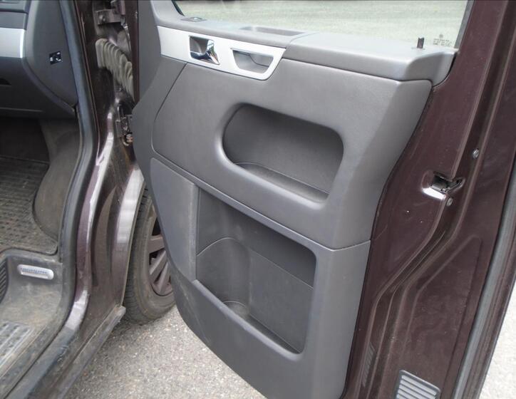 Volkswagen Multivan 16