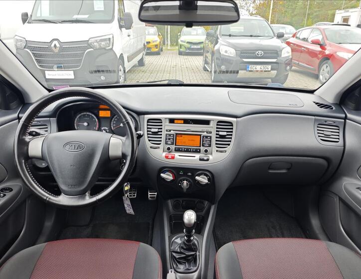 KIA Rio 15