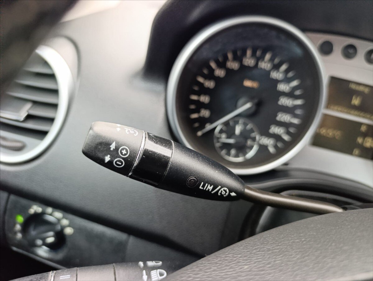 Mercedes-Benz Třídy M SUV / Terénní 3,0 l 165 kw