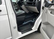 Volkswagen Transporter Kombi 2,0 l 62 kw