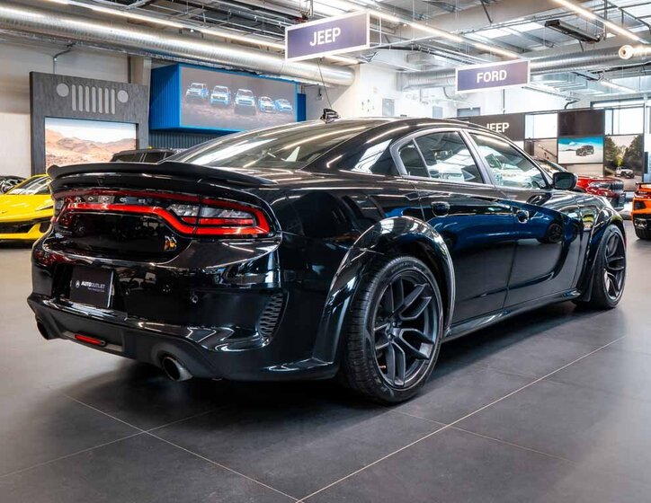 Dodge Charger Sedan / Limuzína 6,4 l 361 kw