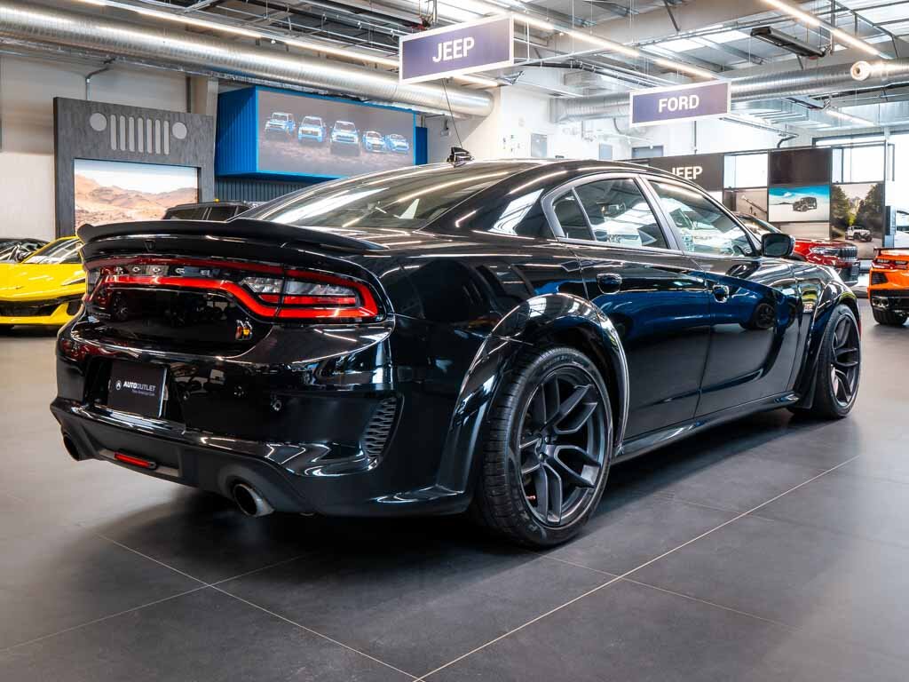 Dodge Charger Sedan / Limuzína 6,4 l 361 kw