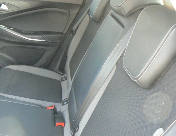 Opel Grandland X SUV / Terénní 1,2 l 96 kw