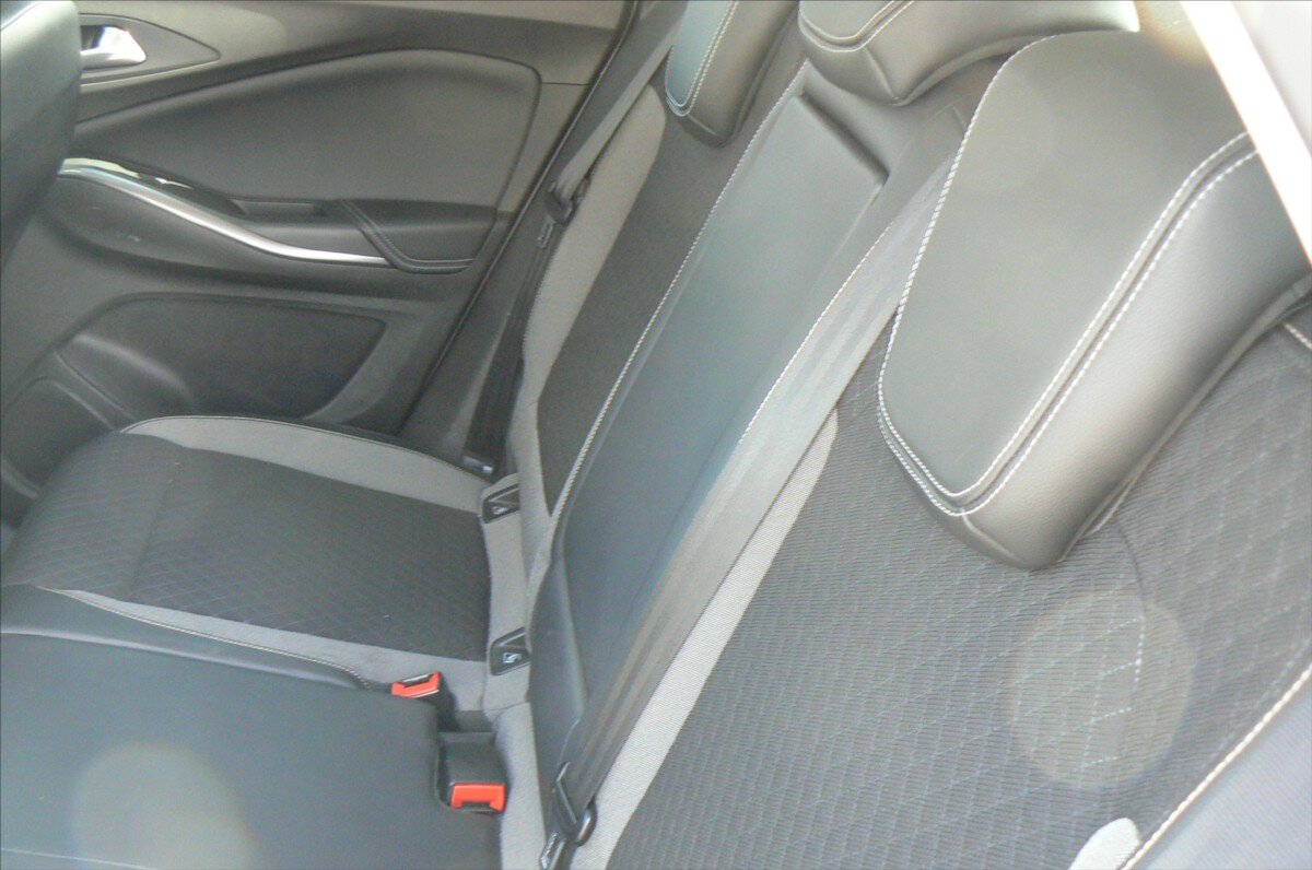 Opel Grandland X SUV / Terénní 1,2 l 96 kw