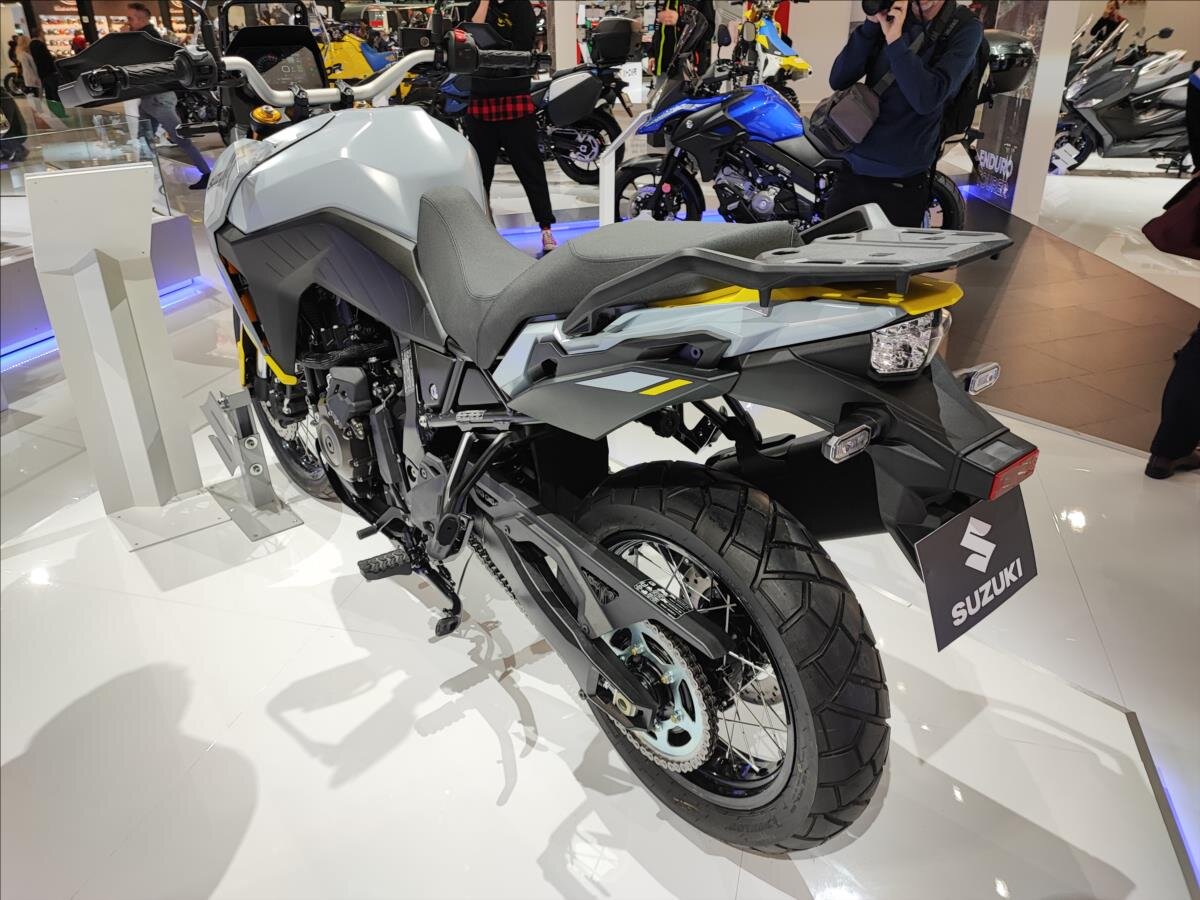 Suzuki Ostatní Ostatní 776,0 61 kw