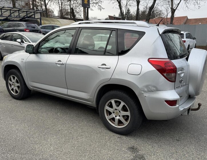 Toyota RAV4 9