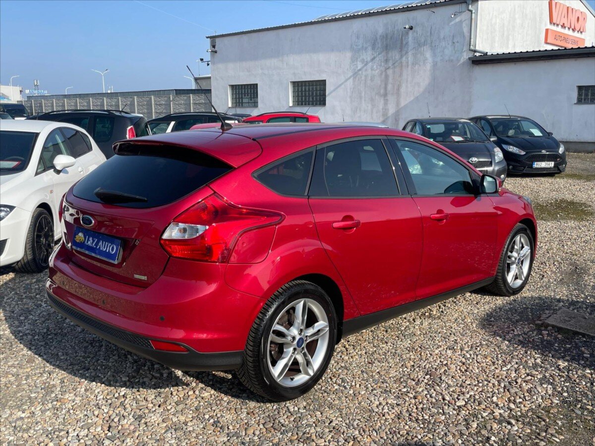 Ford Focus Hatchback 998,0 92 kw