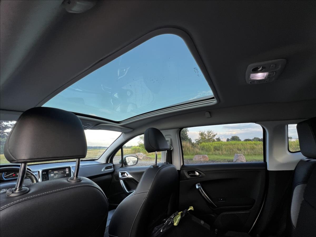 Peugeot 2008 SUV / Terénní 1,6 l 84 kw
