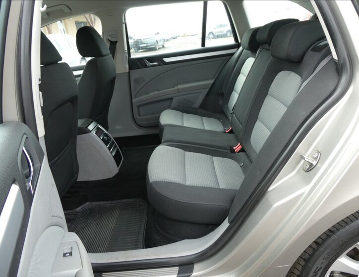 Škoda Superb Kombi 1,4 l 92 kw