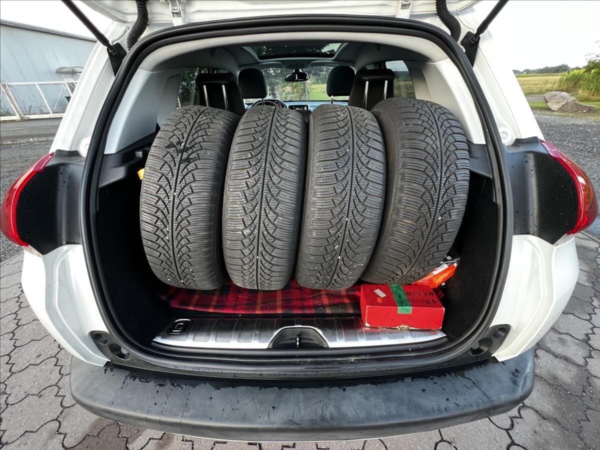 Peugeot 2008 SUV / Terénní 1,6 l 84 kw