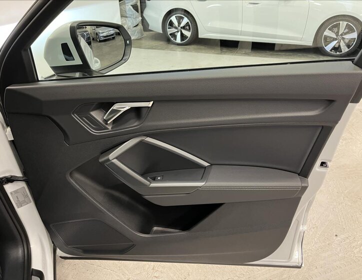 Audi Q3 SUV 1,5 l 110 kw