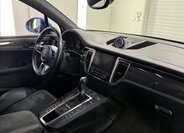 Porsche Macan 8