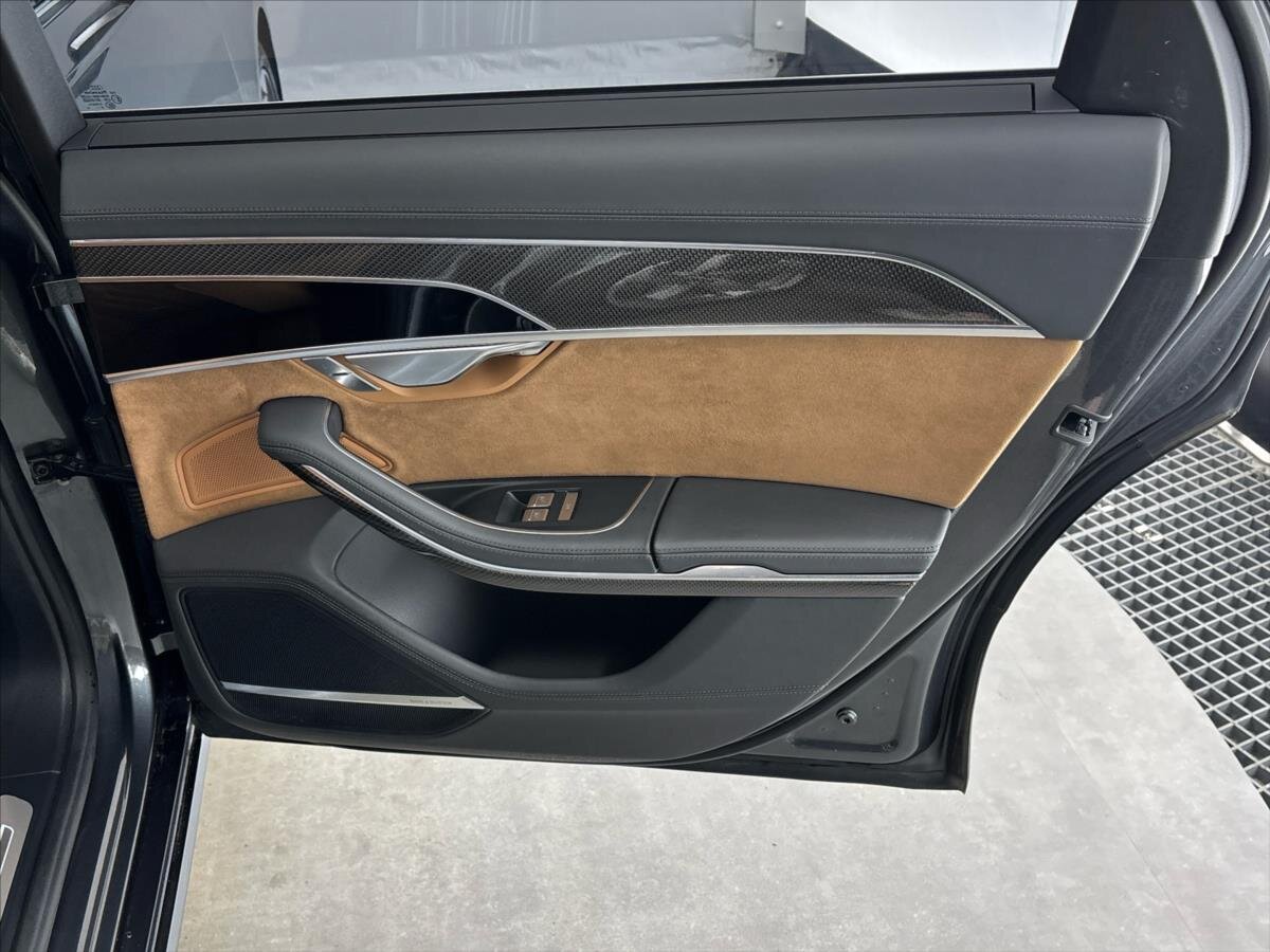 Audi S8 Sedan / Limuzína 4,0 l 420 kw