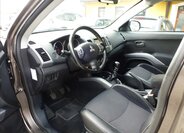 Mitsubishi Outlander 16