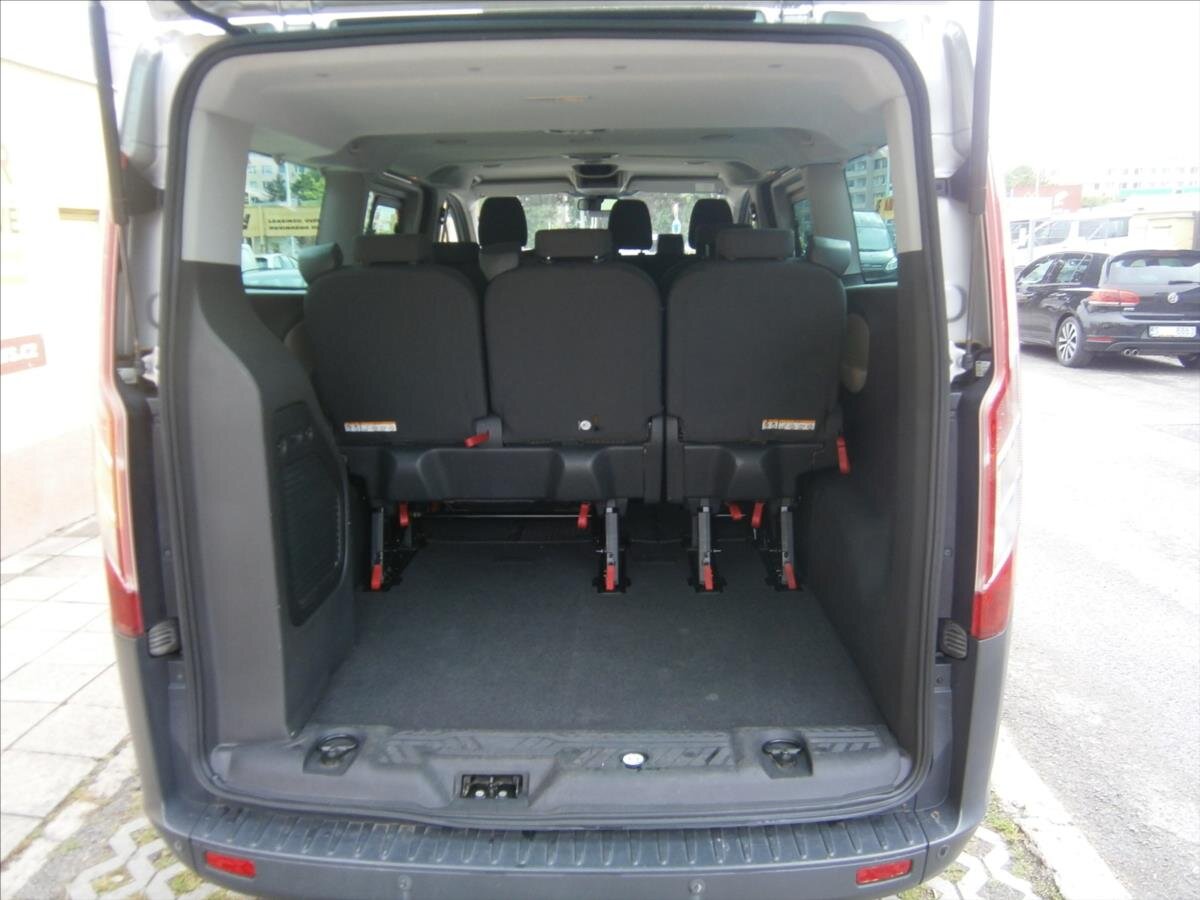 Ford Tourneo Custom Kombi 2,2 l 114 kw