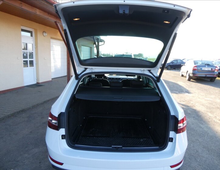 Škoda Superb Kombi 2,0 l 110 kw