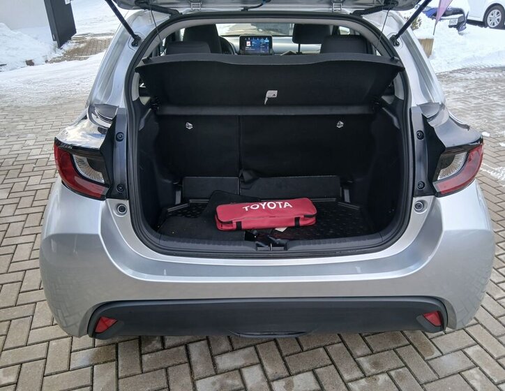 Toyota Yaris 12