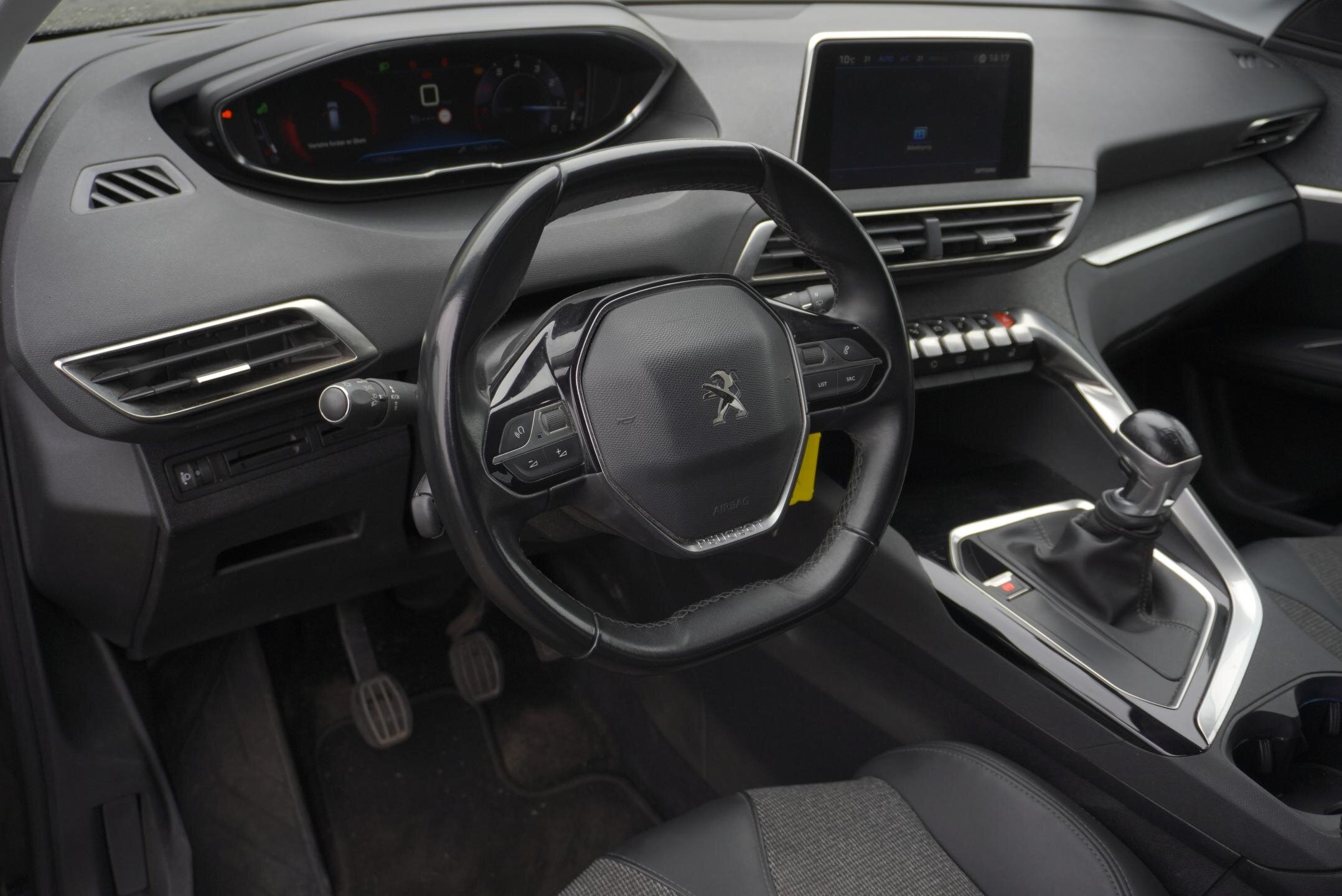 Peugeot 5008 SUV 1,2 l 96 kw