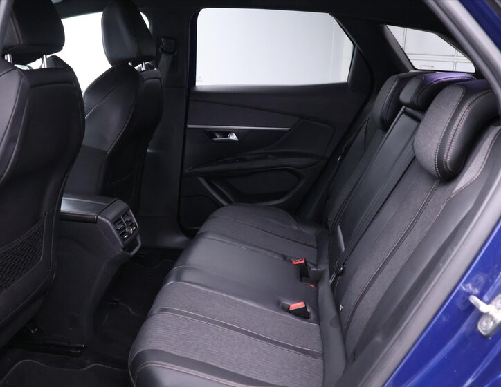 Peugeot 3008 SUV 1,2 l 96 kw